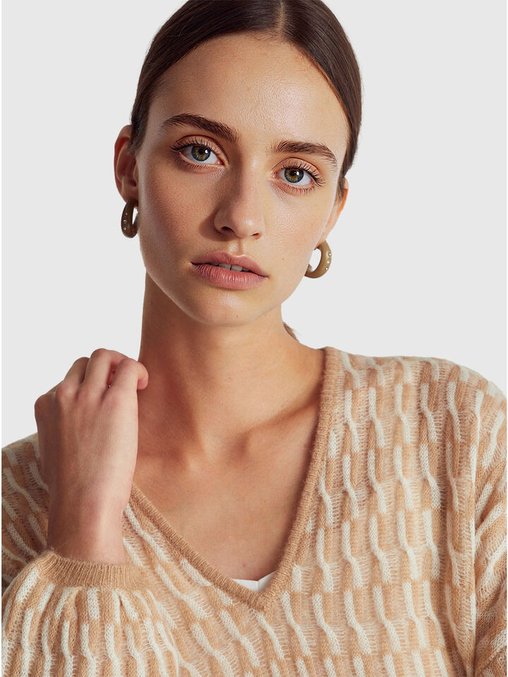 V NECK SWEATER L/S Women image number 4